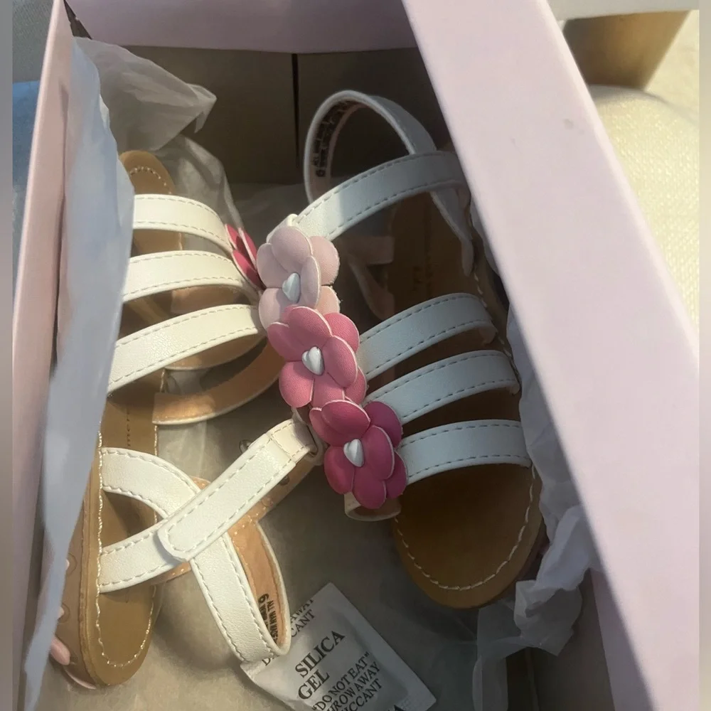 NWT Cupcakes and Cashmere Baby Girl Pink Floral Sandals